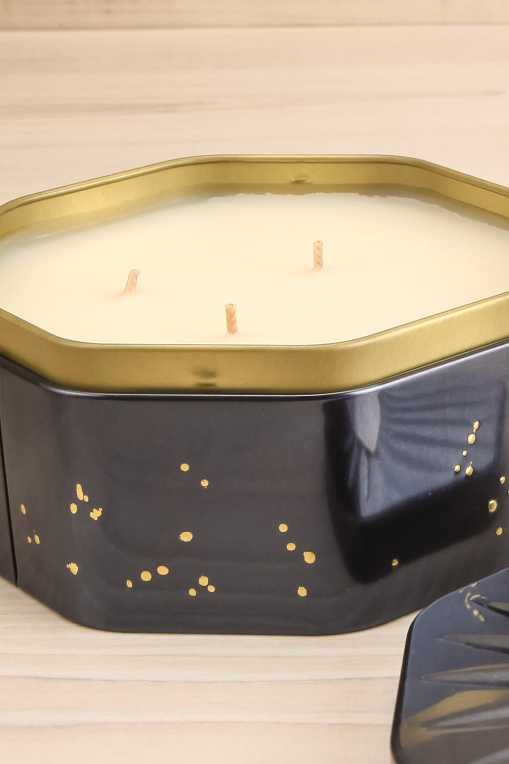 Octogon Tin candle Makassar Ebony & Peach | Voluspa | La petite garçon… close-up