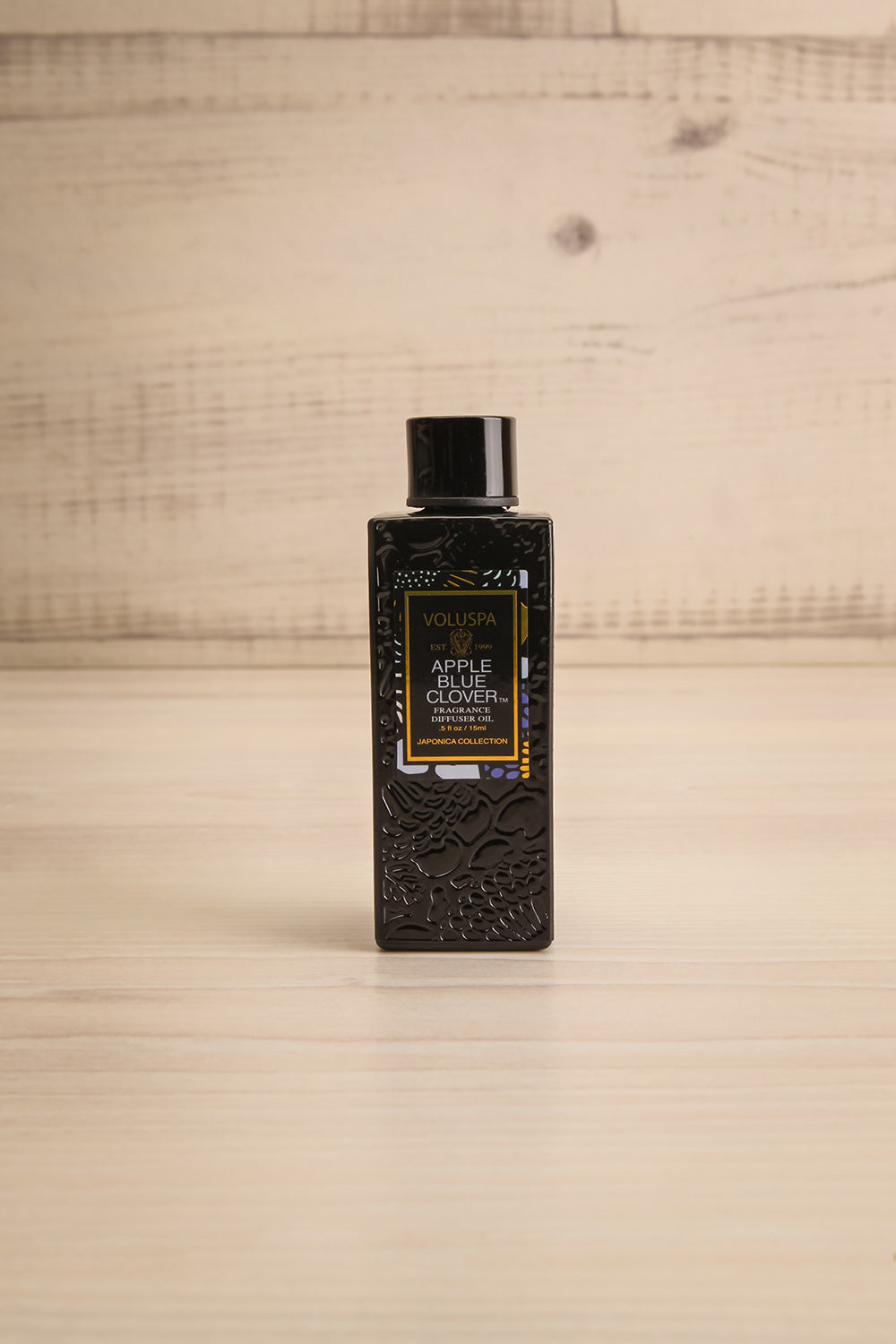 Oil for Diffuser Apple Blue Clover by Voluspa | La petite garçonne
