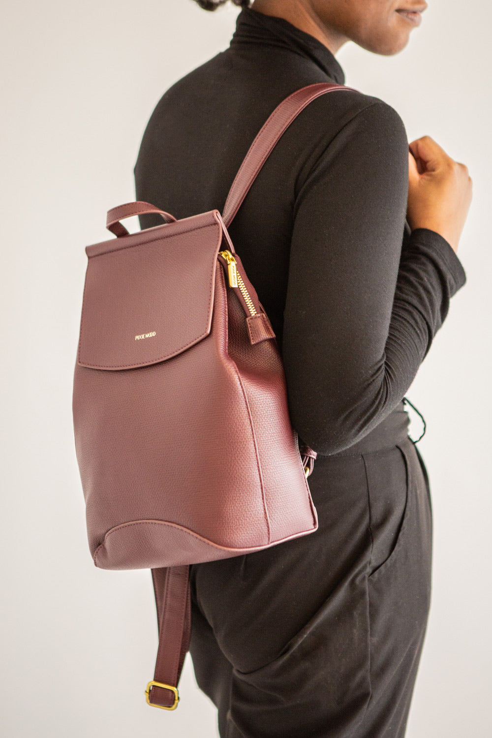 Ophiuchus Small Vegan Leather Backpack | La petite garçonne model