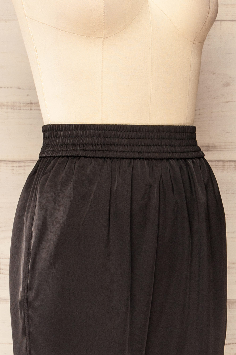 Oshawa Straight Leg Satin Pants w/ Elastic Waist | La petite garçonne side close-up