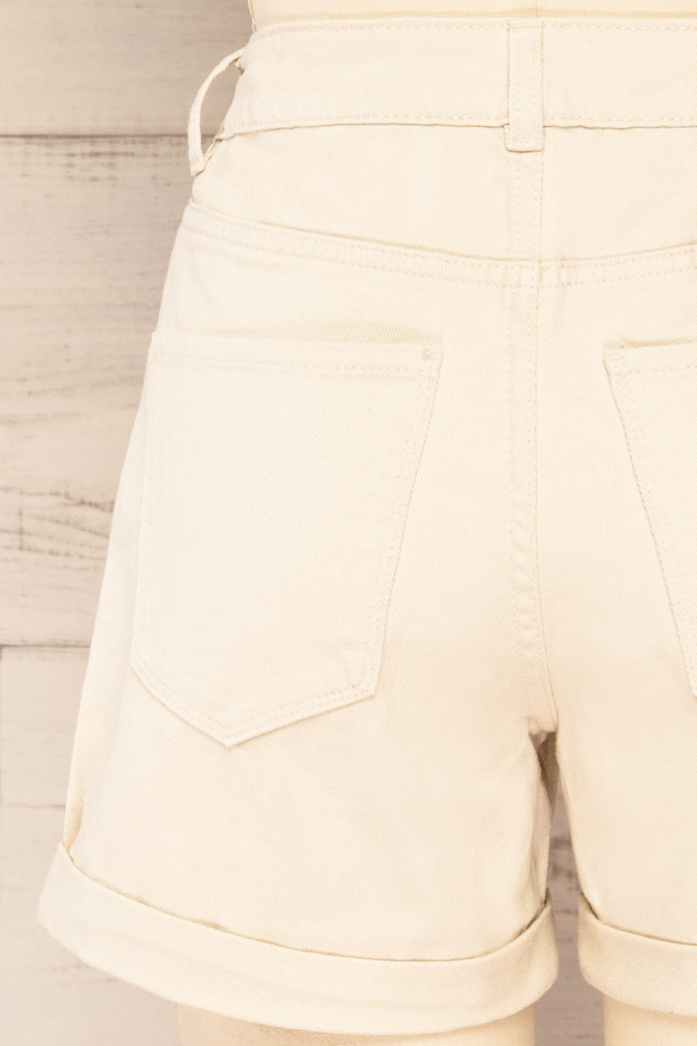 Park Beige High-Waisted Denim Shorts | La petite garçonne back close-up