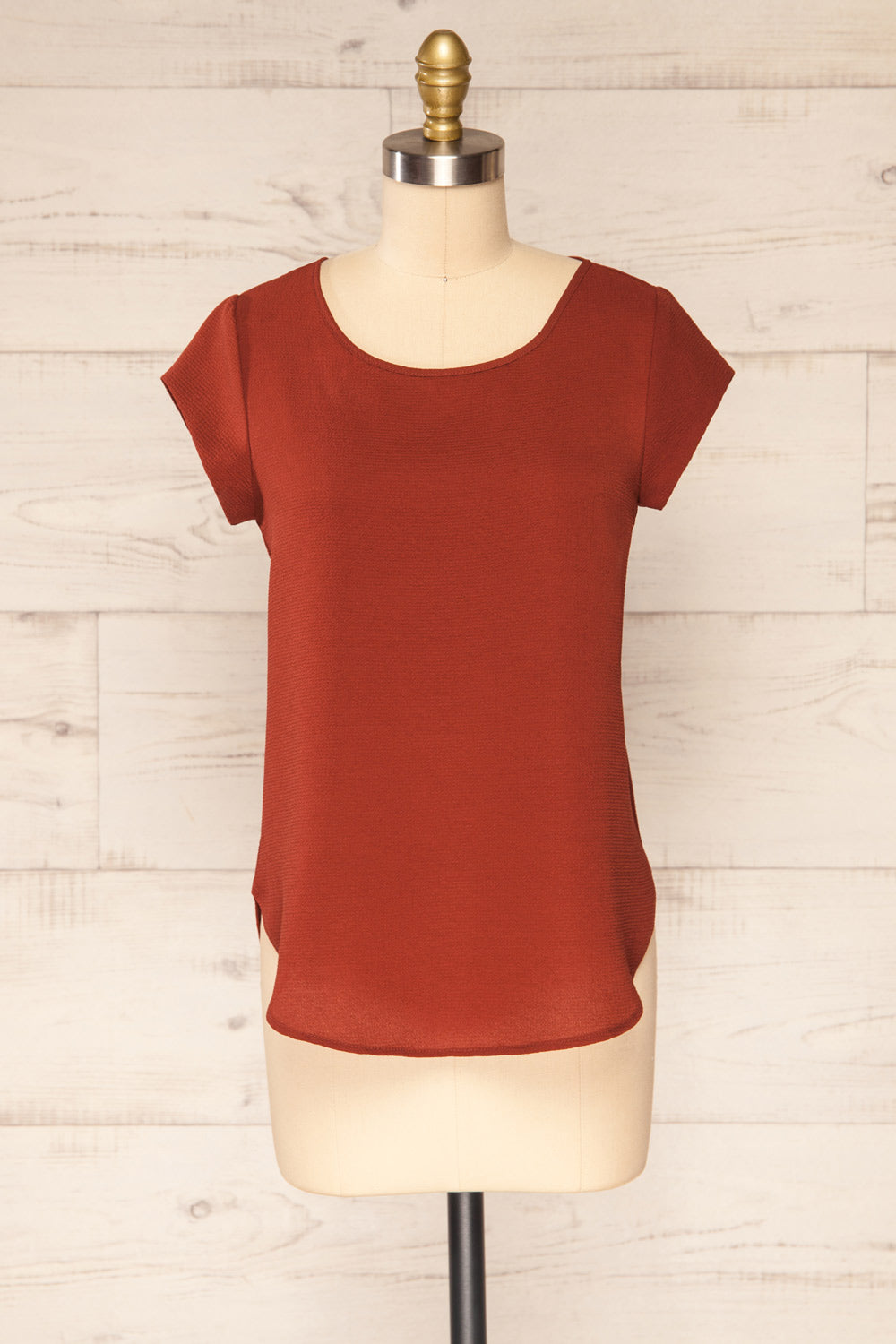 Perth Red Crepe Short Sleeve Blouse | La petite garçonne front view