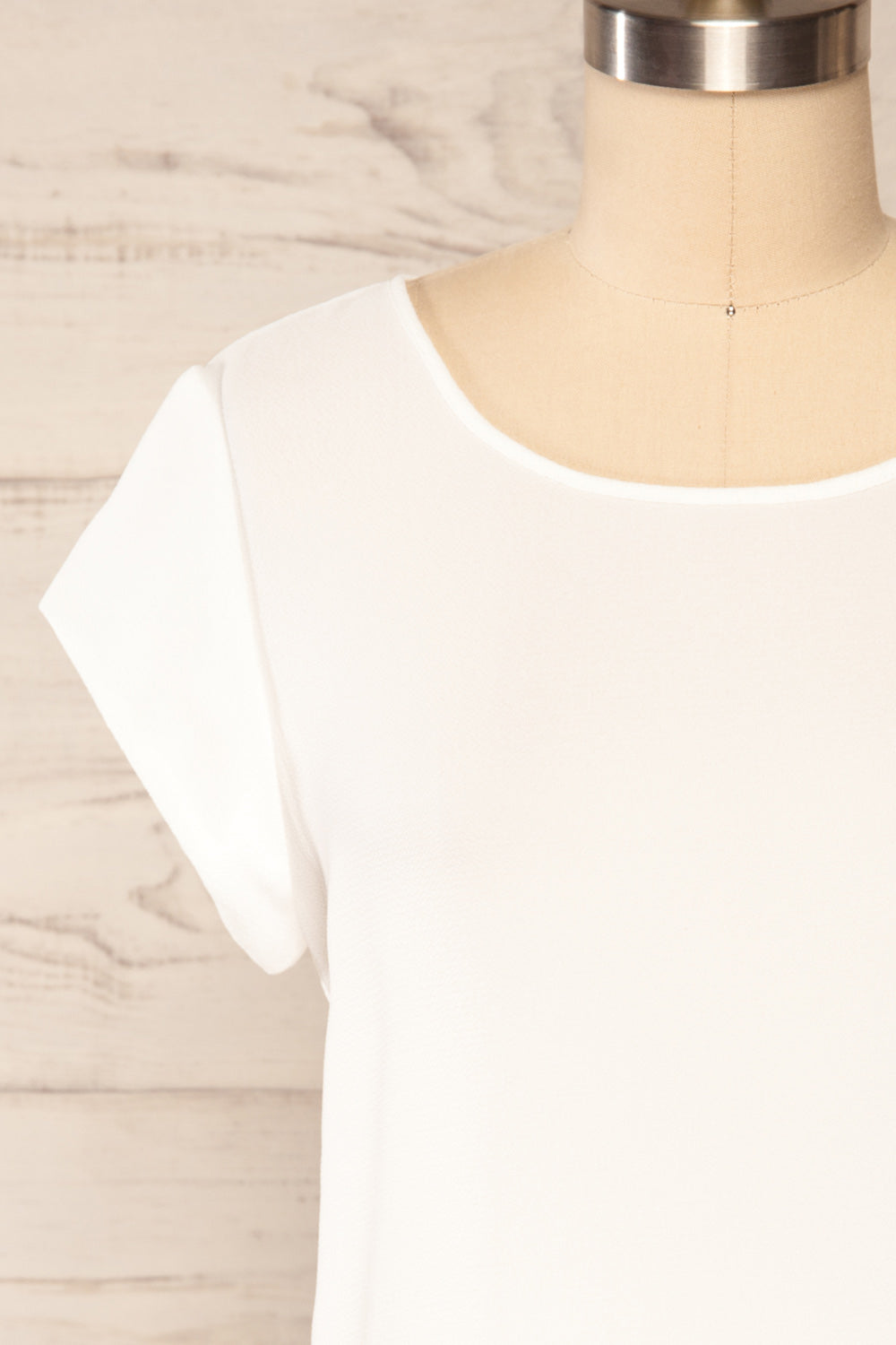 Perth White Crepe Short Sleeve Blouse | La petite garçonne front close up