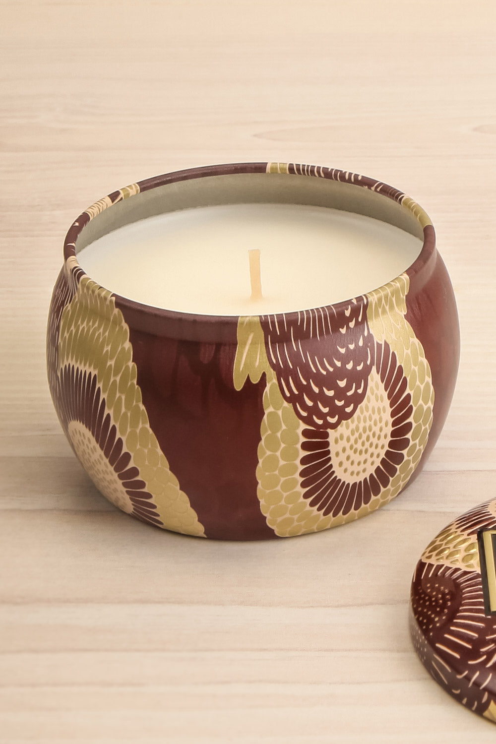 Petite Tin Candle Forbidden Fig | Voluspa | La petite garçonne open close-up