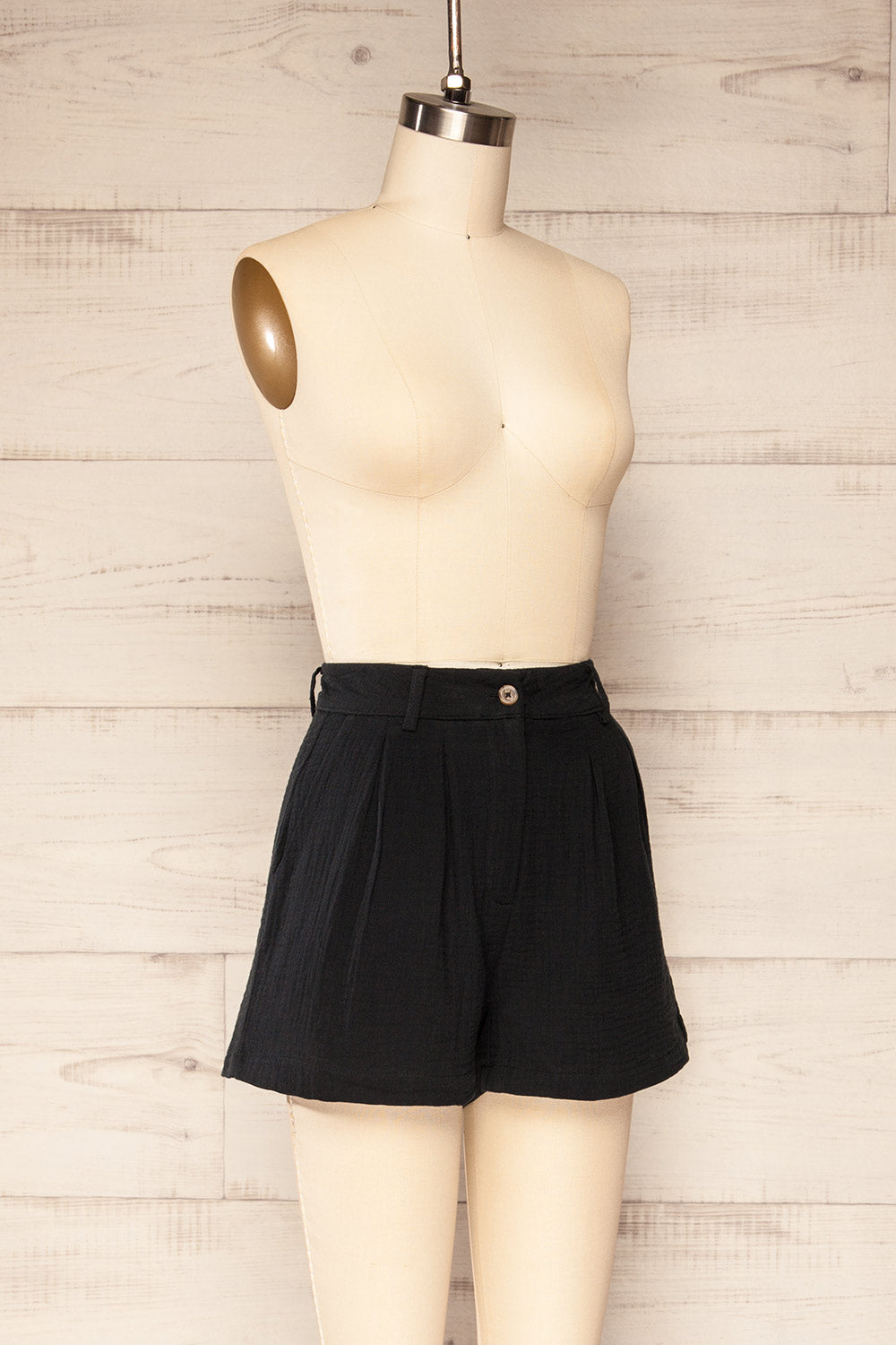 Piaski Black Pleated Shorts | La petite garçonne side view