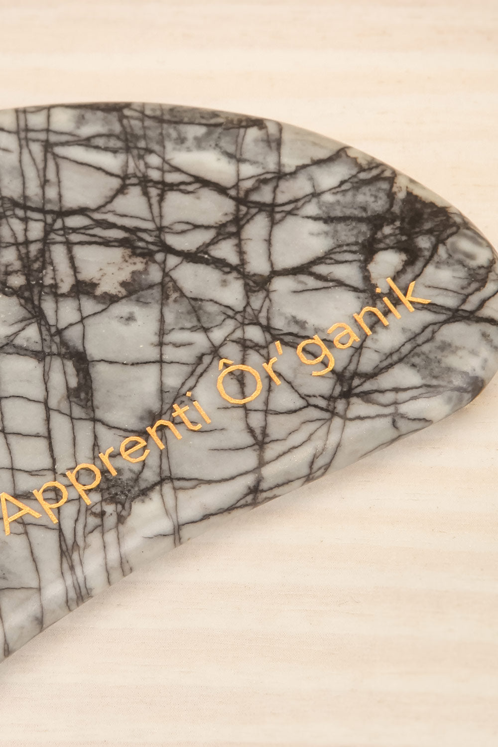 Picasso Jasper Gua Sha | Maison garçonne close-up