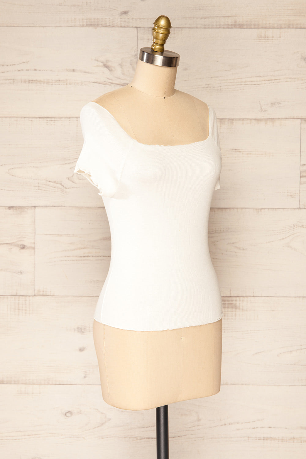 Pila White Ribbed Short Sleeve Top w/ Frills | La petite garçonne side view