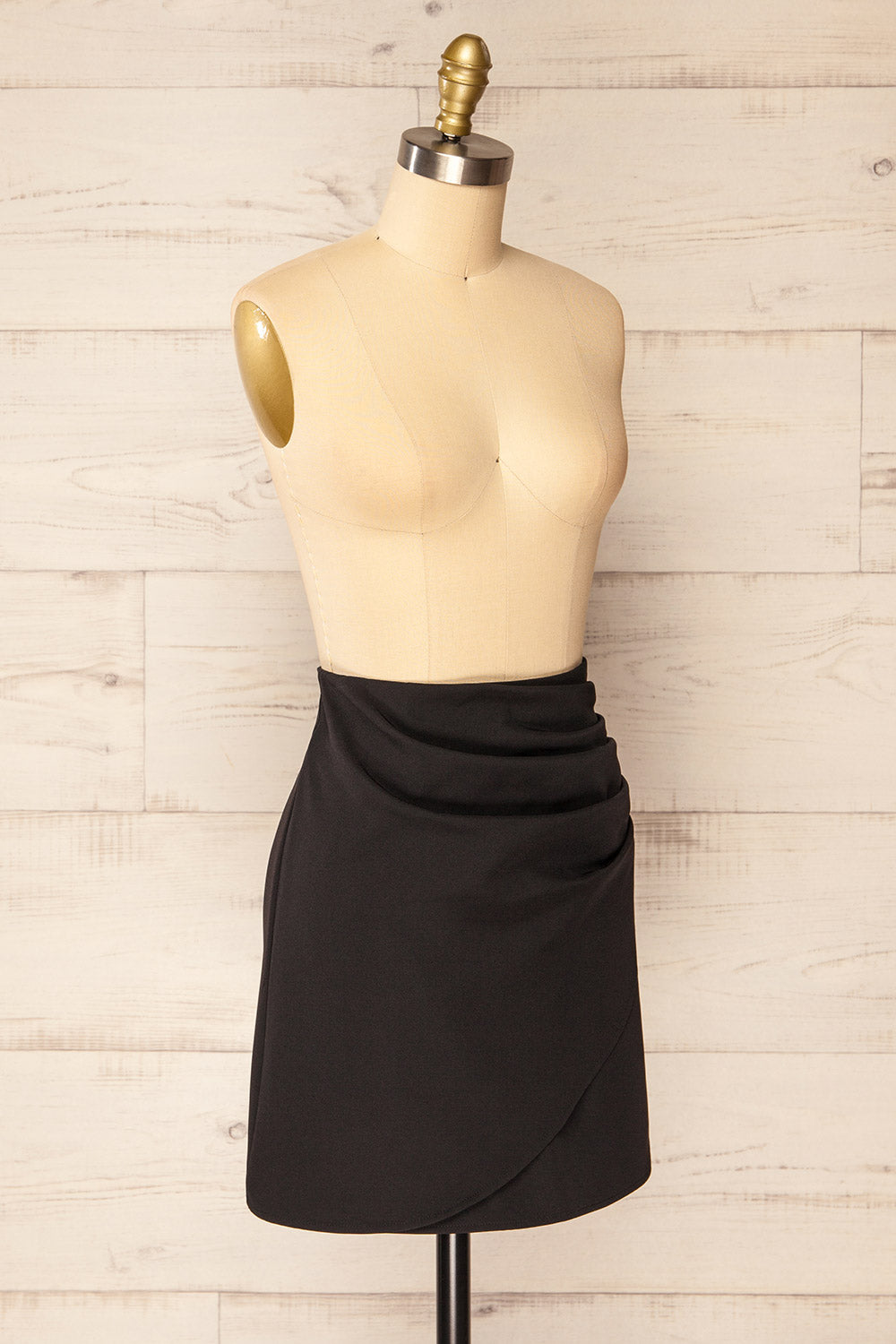 Planna Pleated Short Skirt | La petite garçonne side view