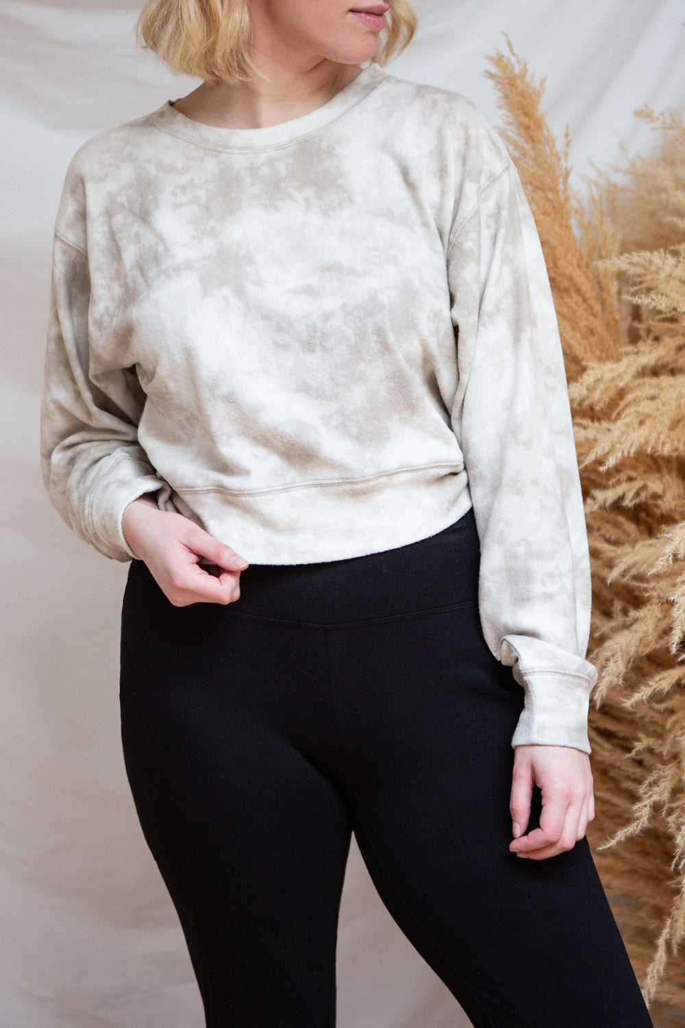 Polczyn Grey Tie-Dye Crewneck Sweater | La petite garçonne model