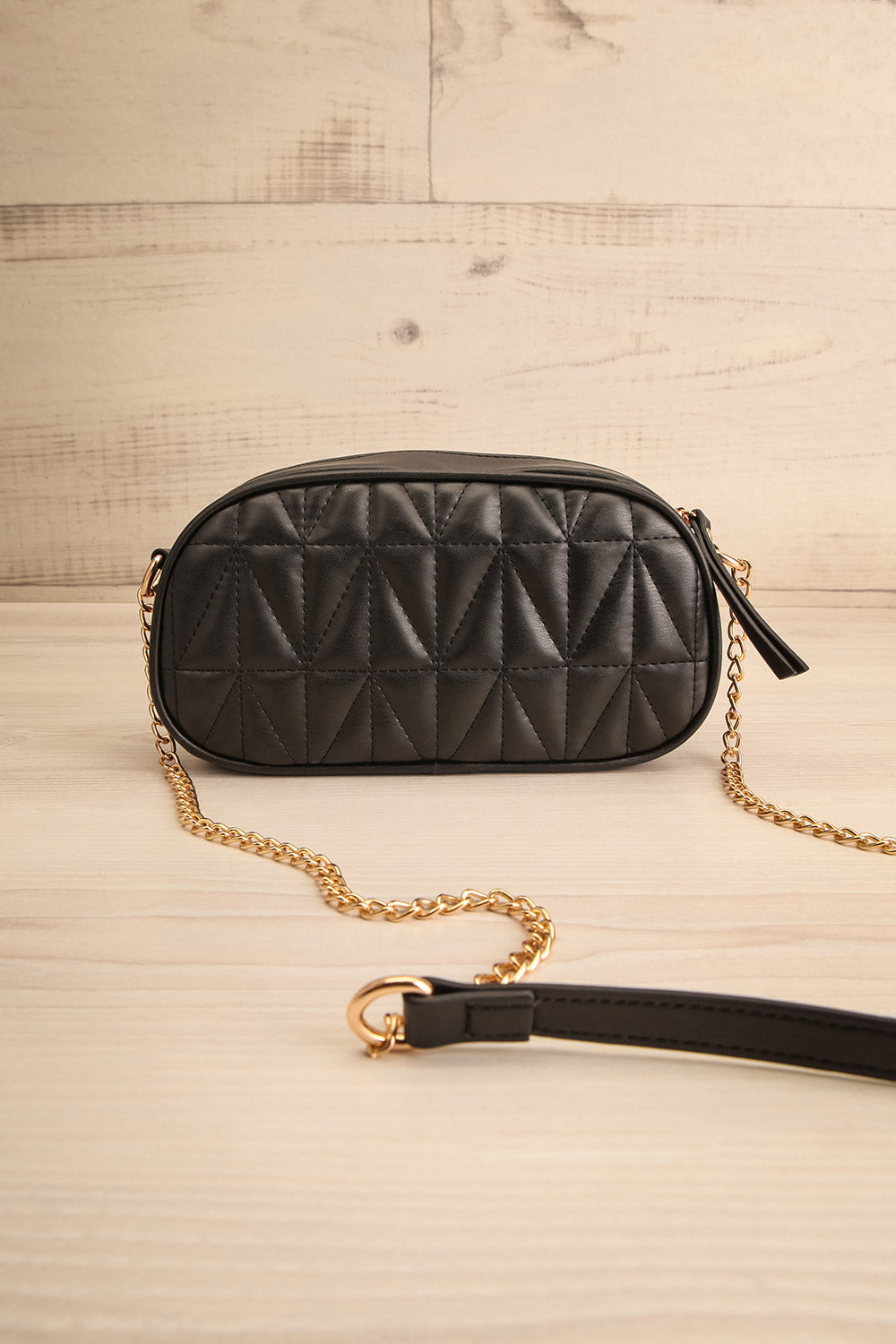 Pommier Black Crossbody Bag w/ Chains | La petite garçonne