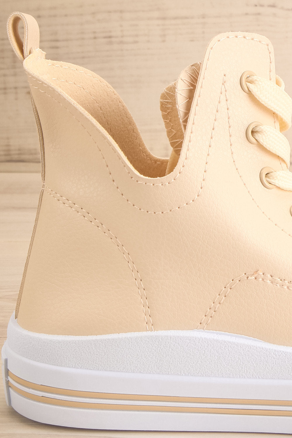 Portefoin Beige High Top Sneakers | La petite garçonne side back close-up