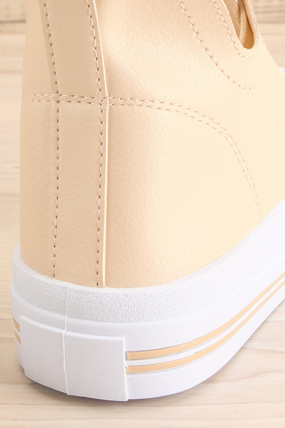 Portefoin Beige High Top Sneakers | La petite garçonne back close-up