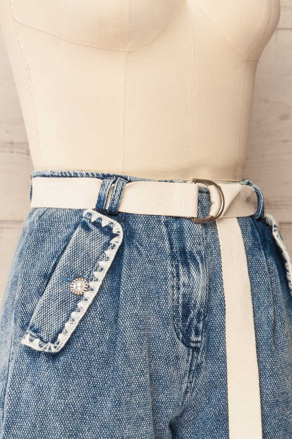 Portland High-Waisted Shorts w/ Belt | La petite garçonne side close-up