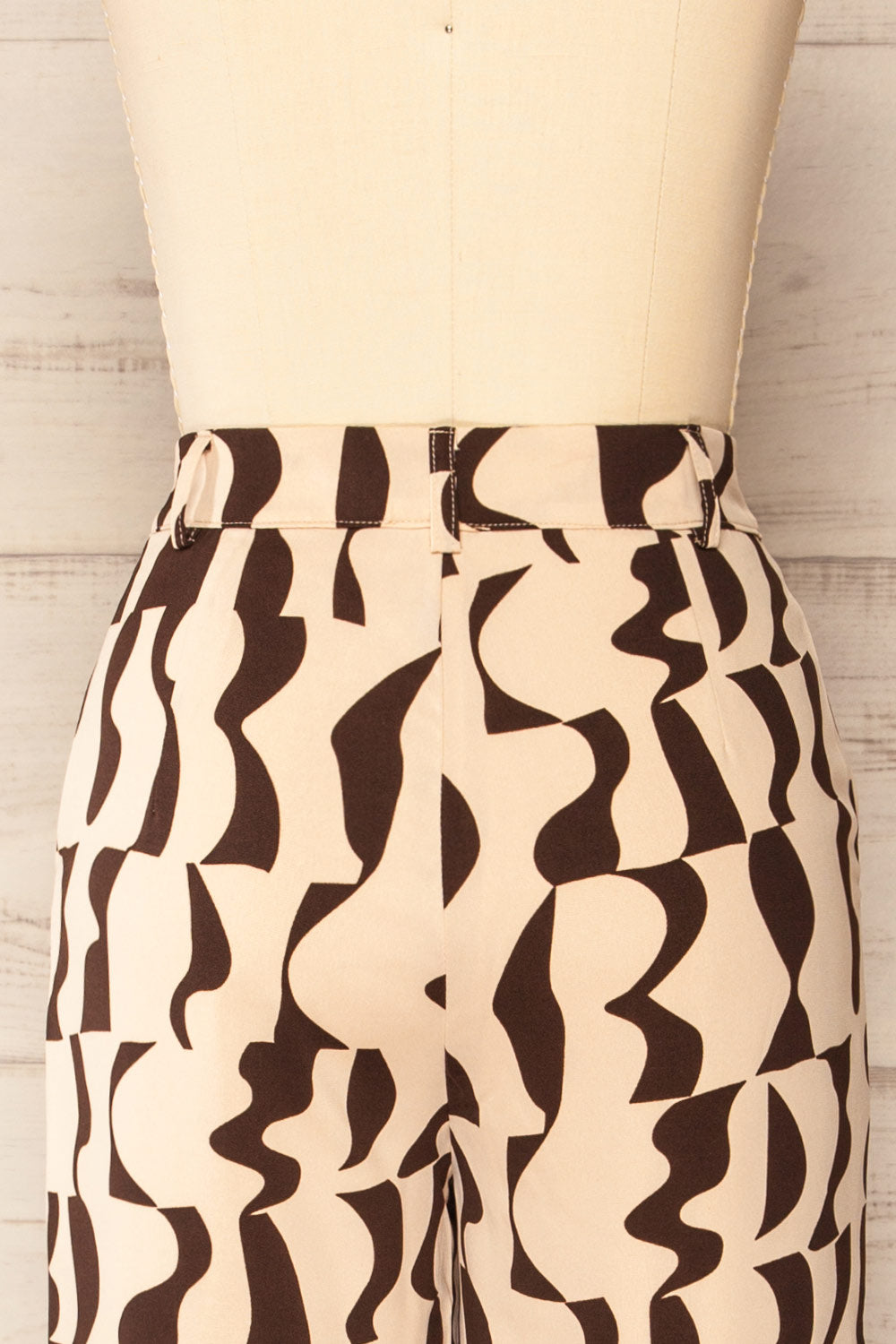 Puerto Wide Leg Chiffon Pants w/ Abstract Pattern | La petite garçonne back close-up