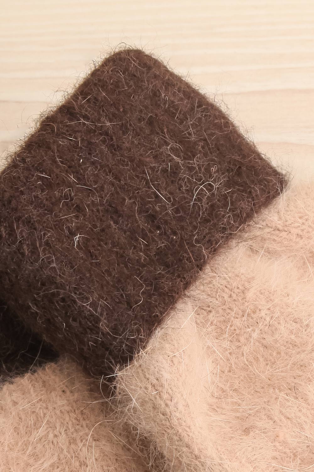 Pulsations Taupe Two-Tone Mittens | La petite garçonne close-up