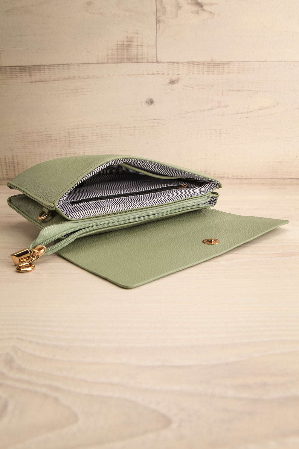 Puppis Green Textured Faux-Leather Handbag | La petite garçonne inside