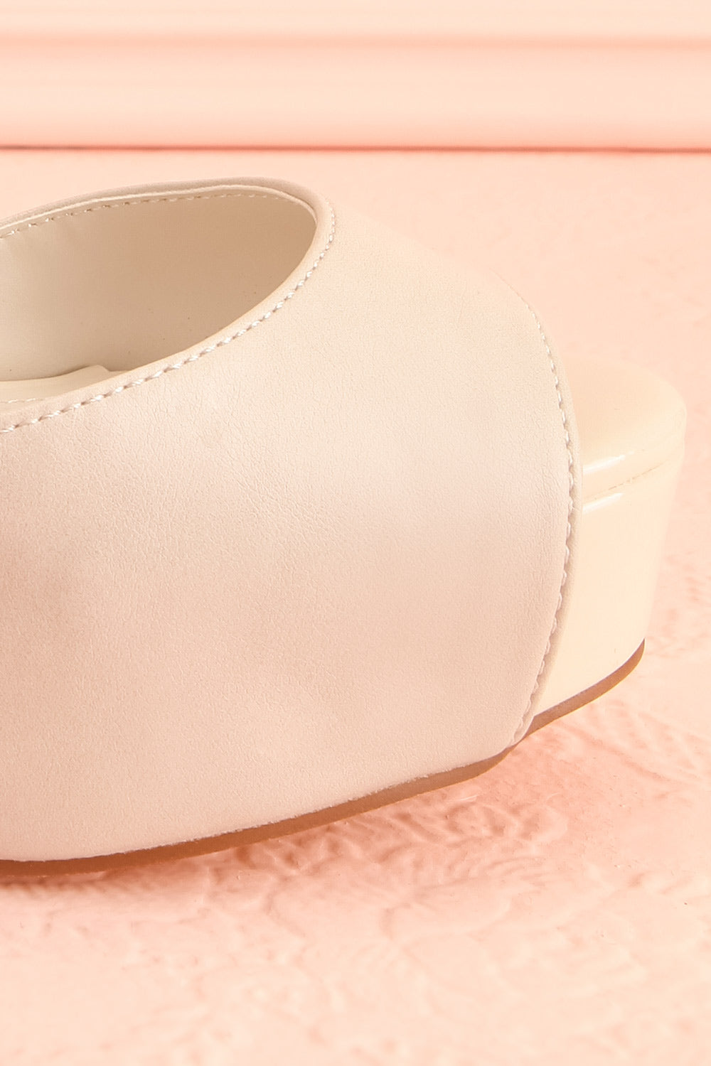 Quando Ivory Platform Heeled Sandals | La petite garçonne side front close-up