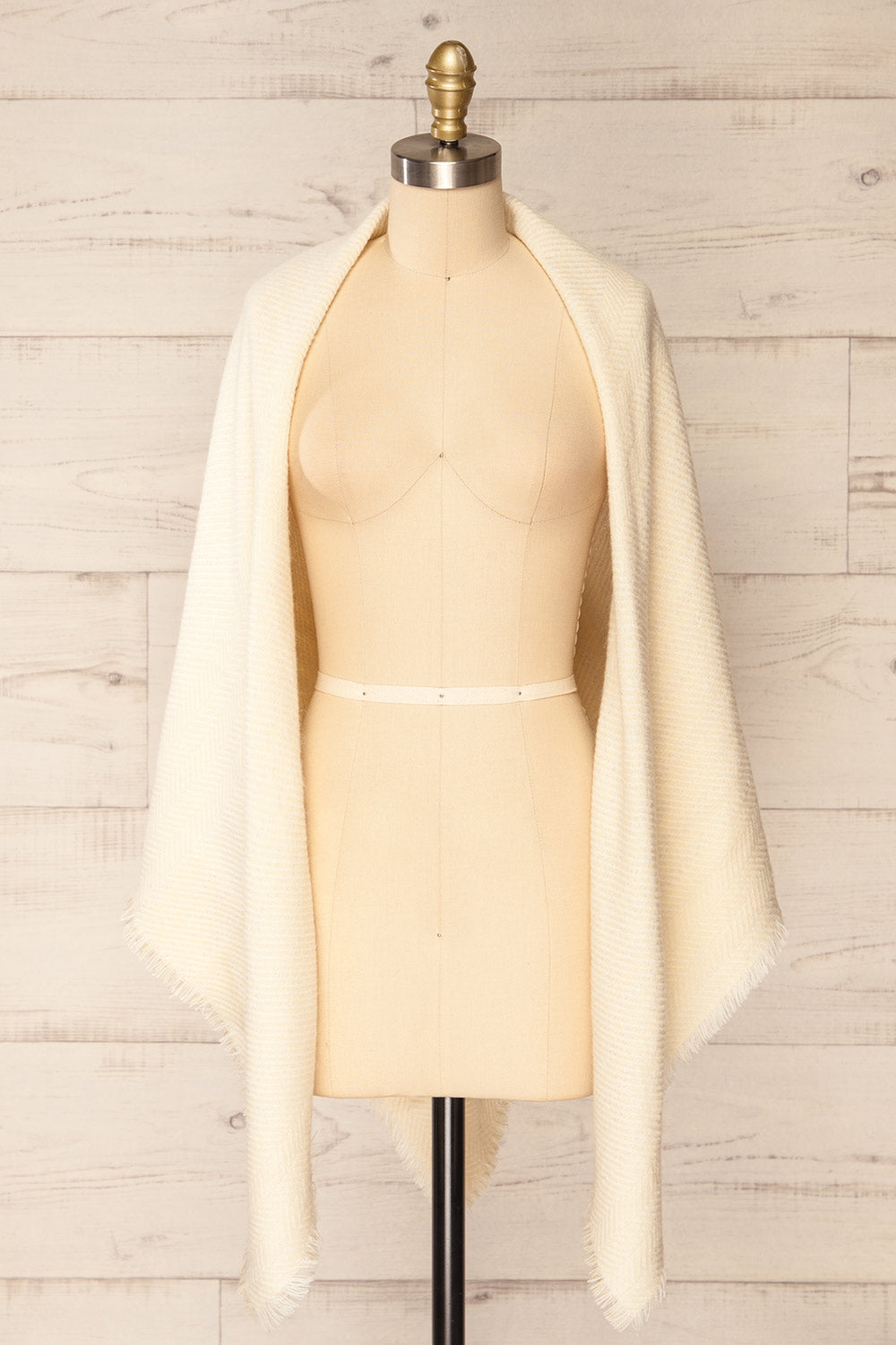 Raccourci Cream Herringbone Pattern Scarf | La petite garçonne shawl view