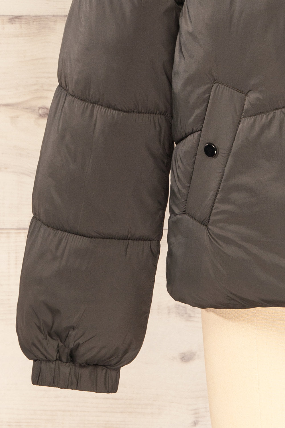 Rasdale Charcoal Short Puffer Coat | La petite garçonne sleeves