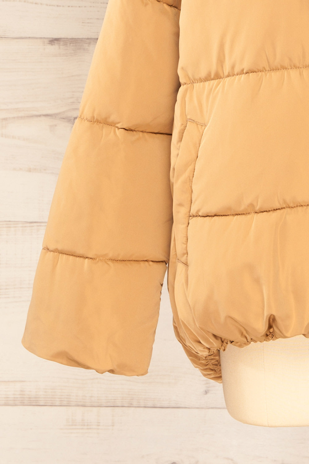 Reda Beige Short Puffer Coat | La petite garçonne sleeve sleeve