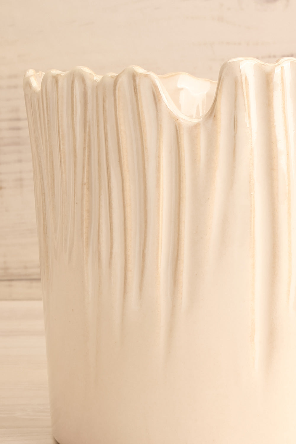 Reverence Beige Pot | Céramique | La Petite Garçonne Chpt. 2 close-up