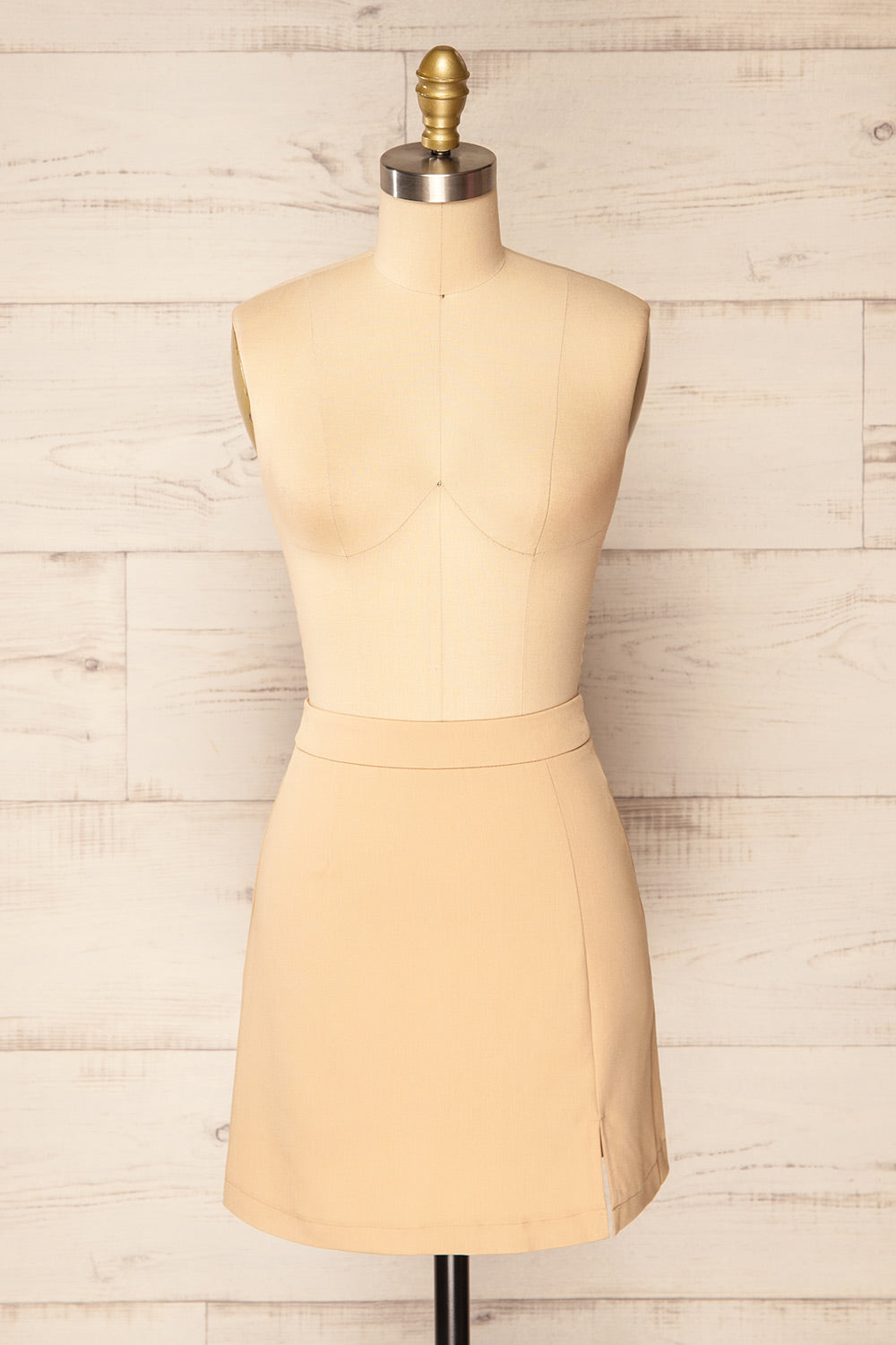 Rivas Beige Short Skirt with Slit | La petite garçonne front view