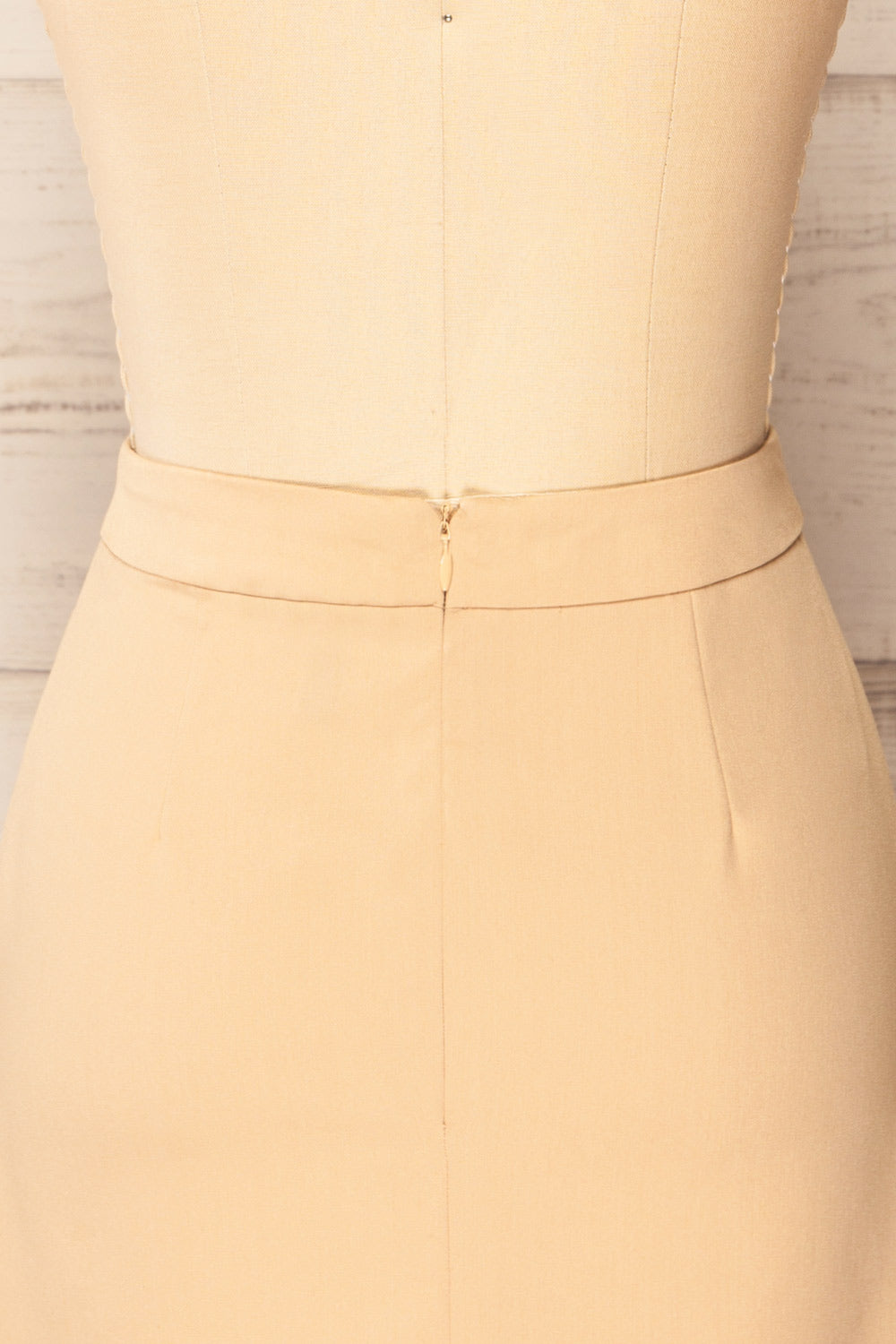 Rivas Beige Short Skirt with Slit | La petite garçonne back close-up