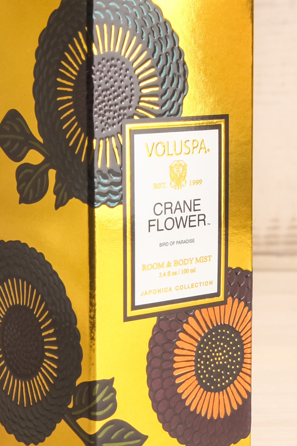 Room & Body Mist Crane Flower | La petite garçonne box close-up