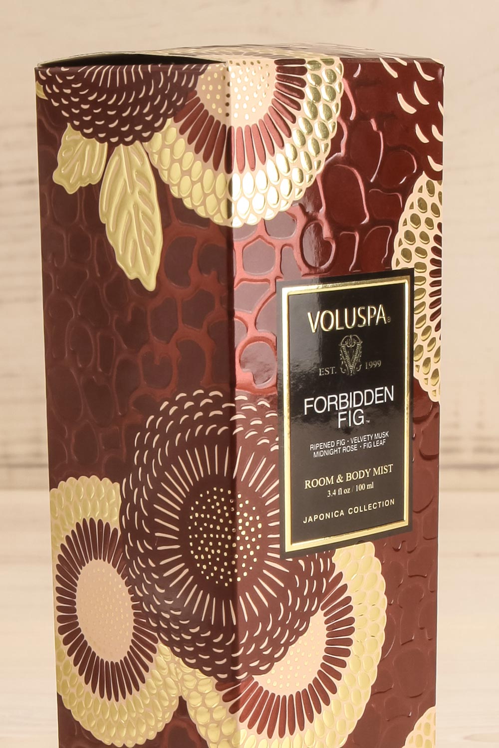 Room & Body Mist Forbidden Fig | Voluspa | La petite garçonne box close-up
