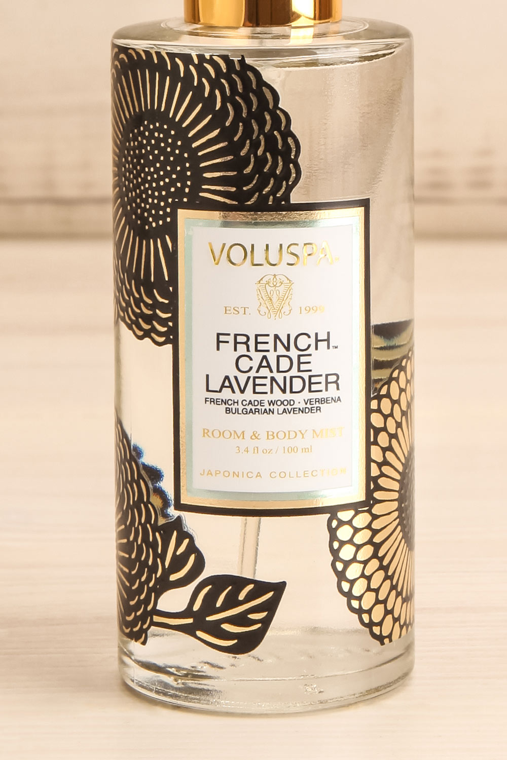 Room & Body Mist French Cade | Voluspa | La petite garçonne close-up