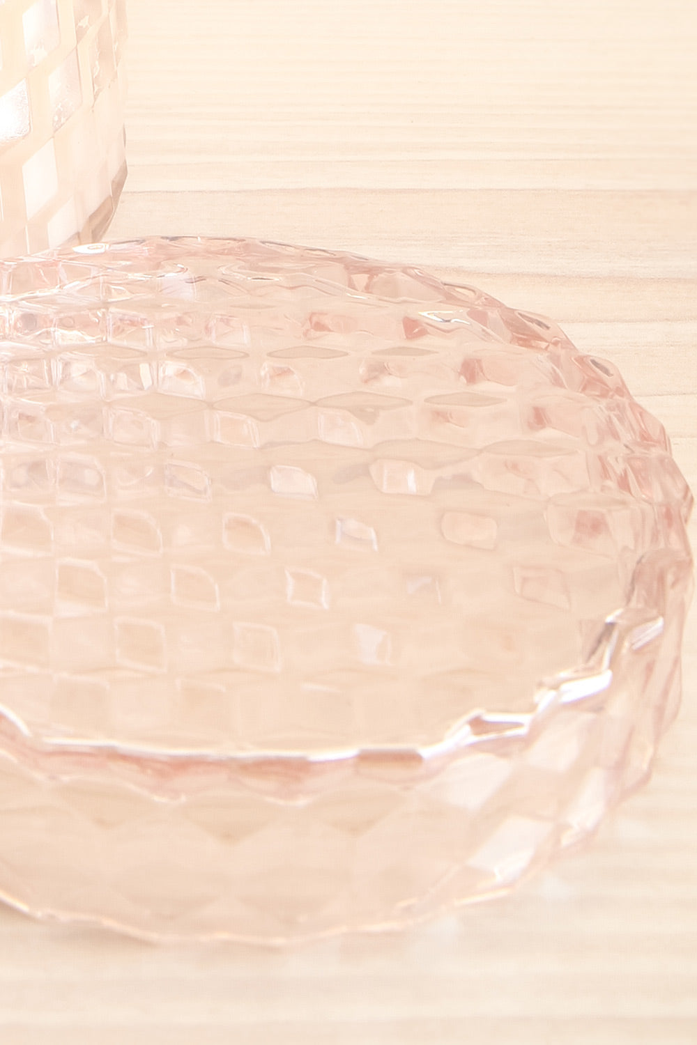 Large Textured Candle Rose Colored Glasses | La petite garçonne lid close-up