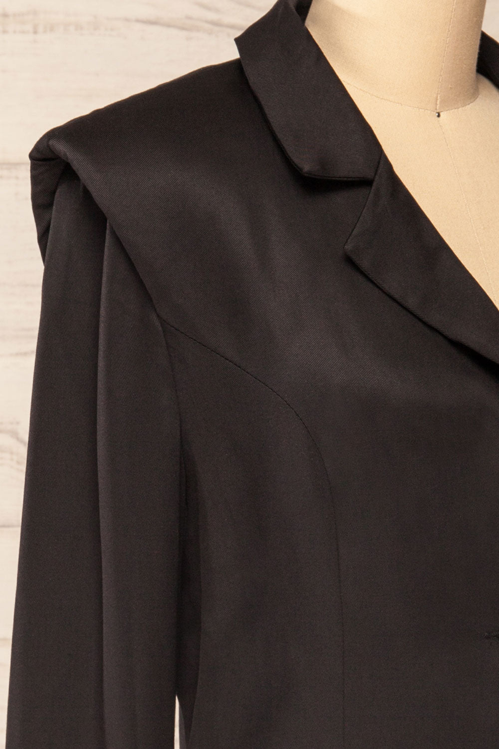 Routard Black Buttoned Blazer | La petite garçonne side close-up