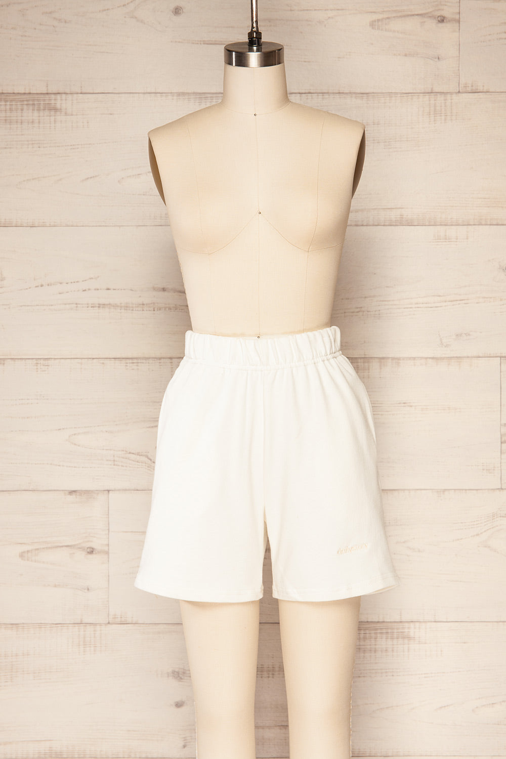 Ruby Short Cream Jogger Shorts w/ Side Pockets | La petite garçonne front view