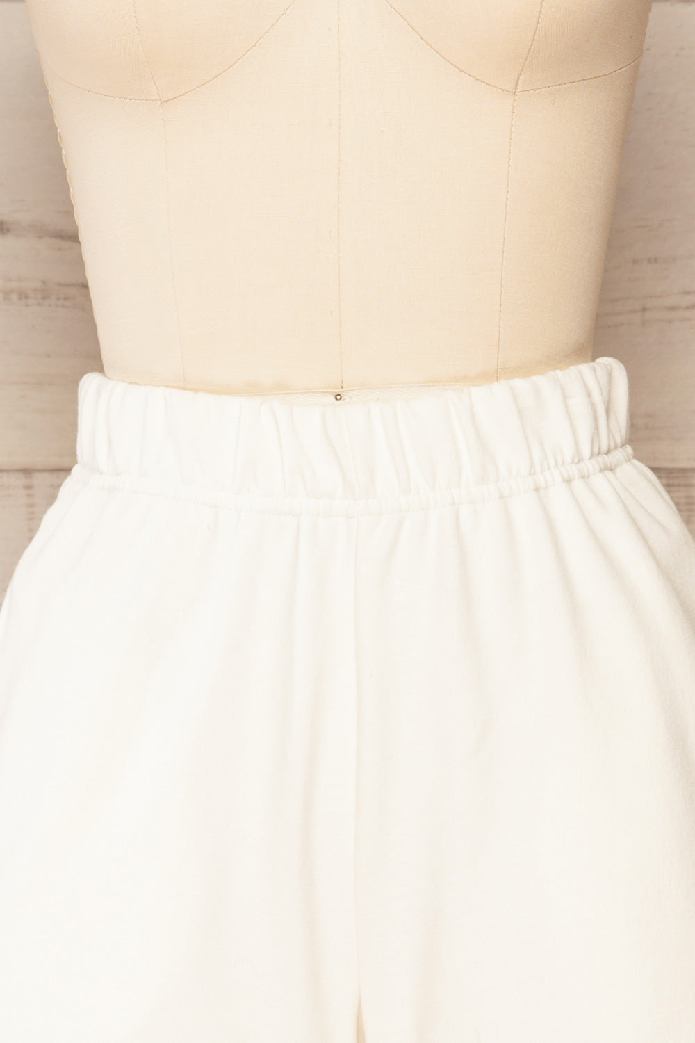 Ruby Short Cream Jogger Shorts w/ Side Pockets | La petite garçonne front close-up