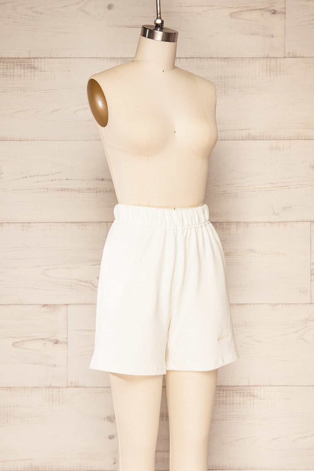 Ruby Short Cream Jogger Shorts w/ Side Pockets | La petite garçonne side view