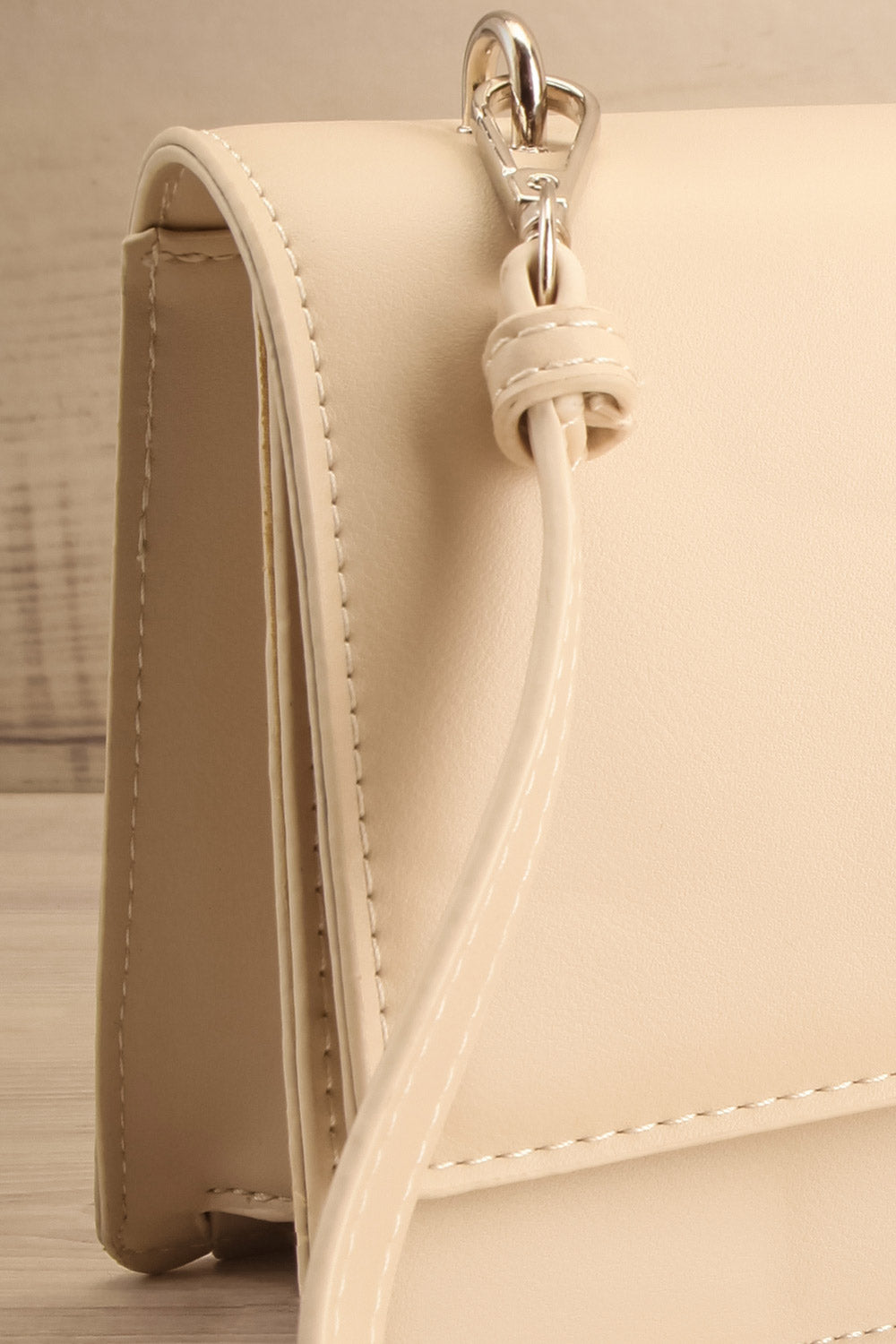 Rutaro Ivory Handbag w/ Removable Strap | La petite garçonne side close-up