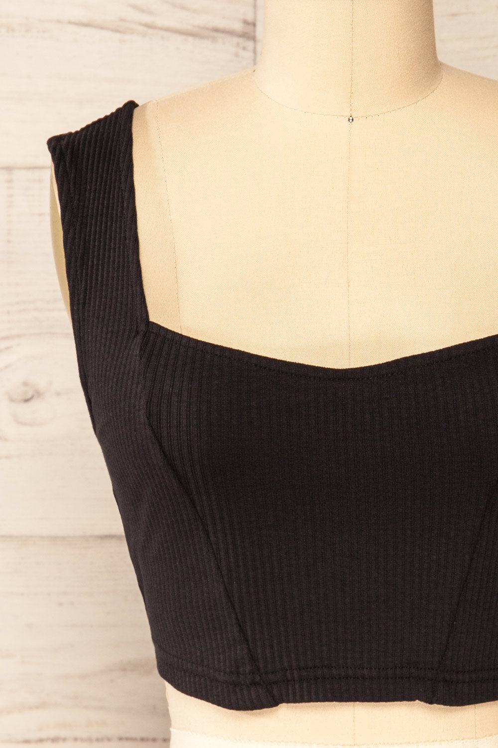 Sacz Black Large Straps Cropped Tank Top | La petite garçonne front close-up