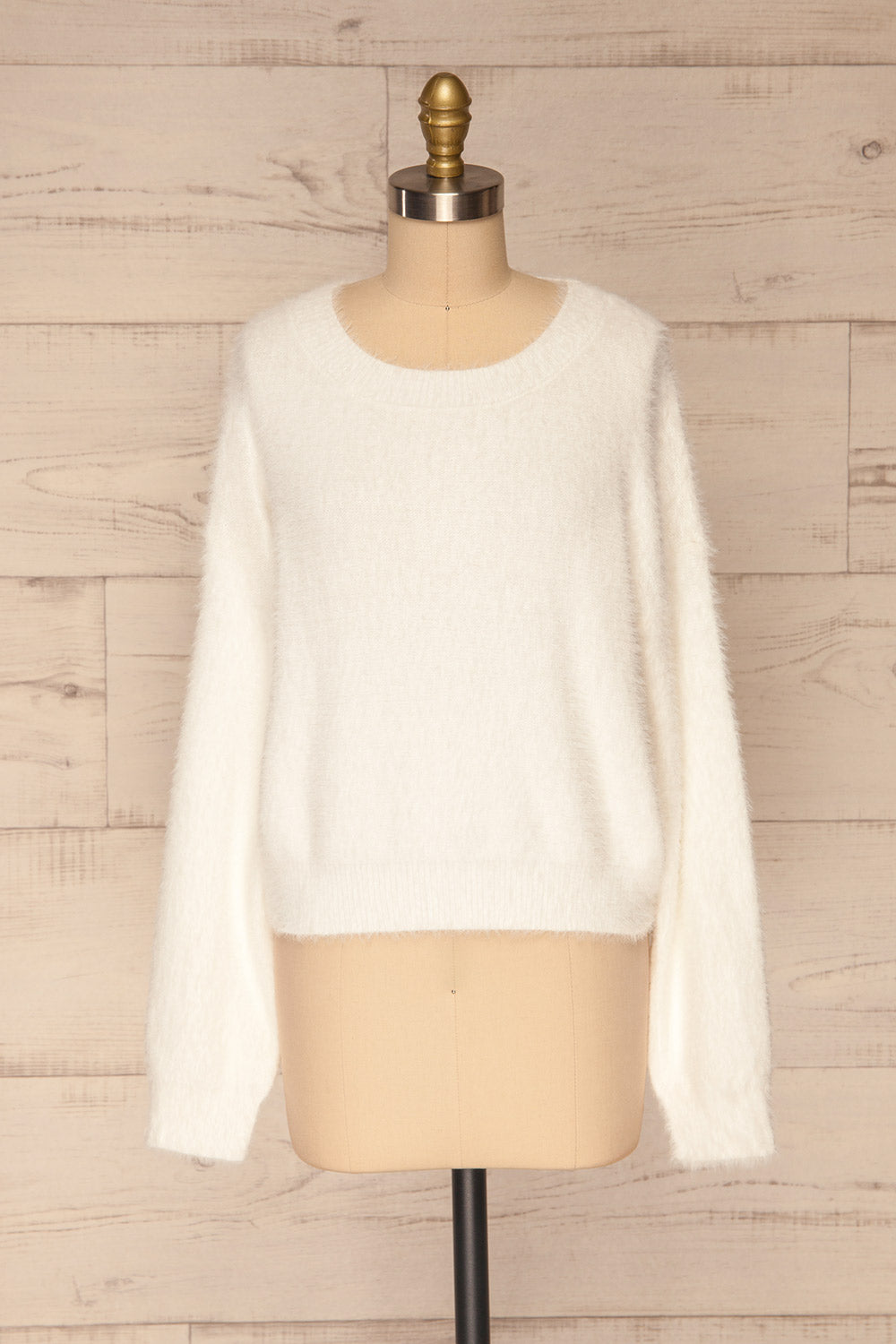 Salvada White Fuzzy Knit Sweater | La petite garçonne front view