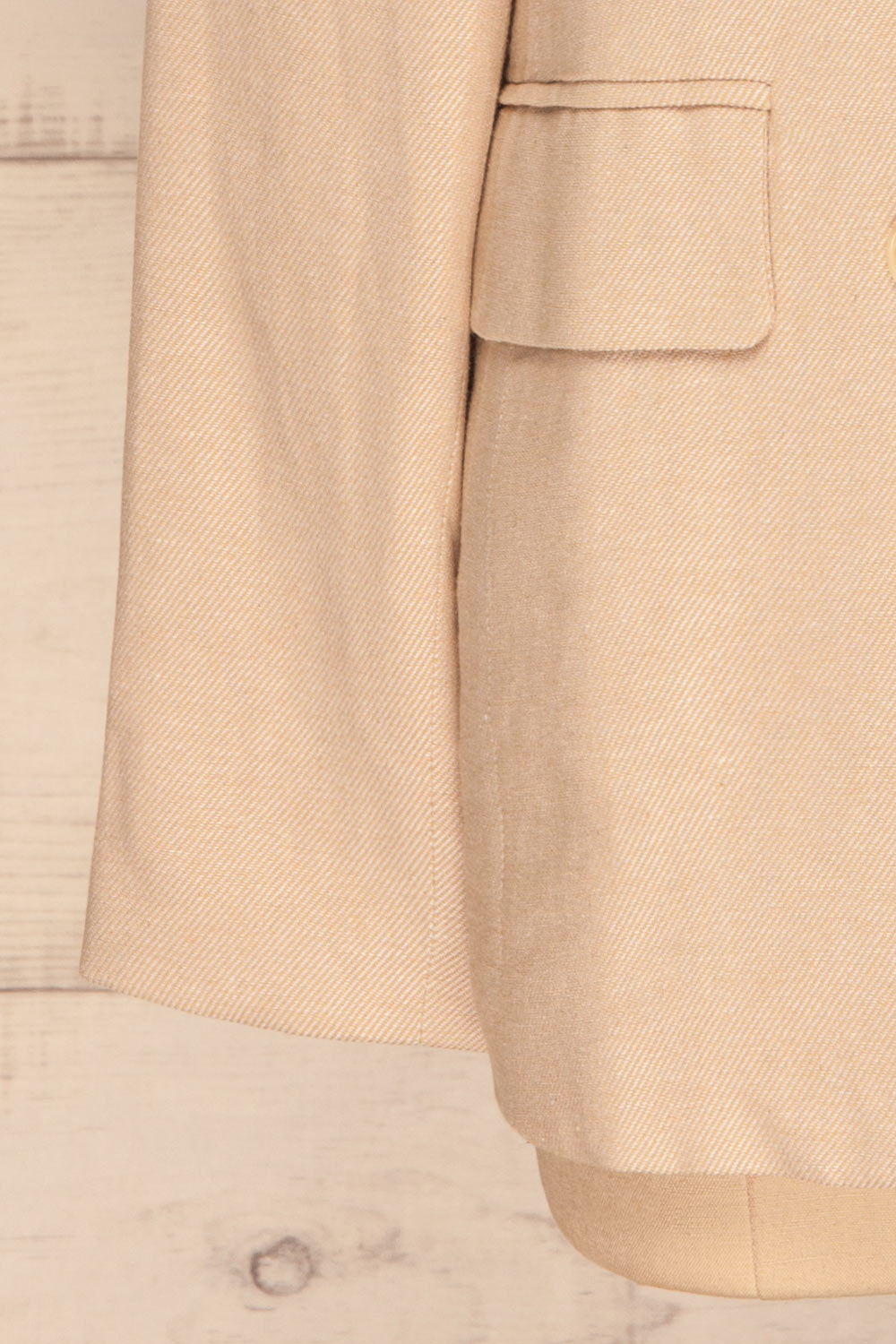 Samarate Beige Blazer | Veston Beige | La Petite Garçonne bottom close-up