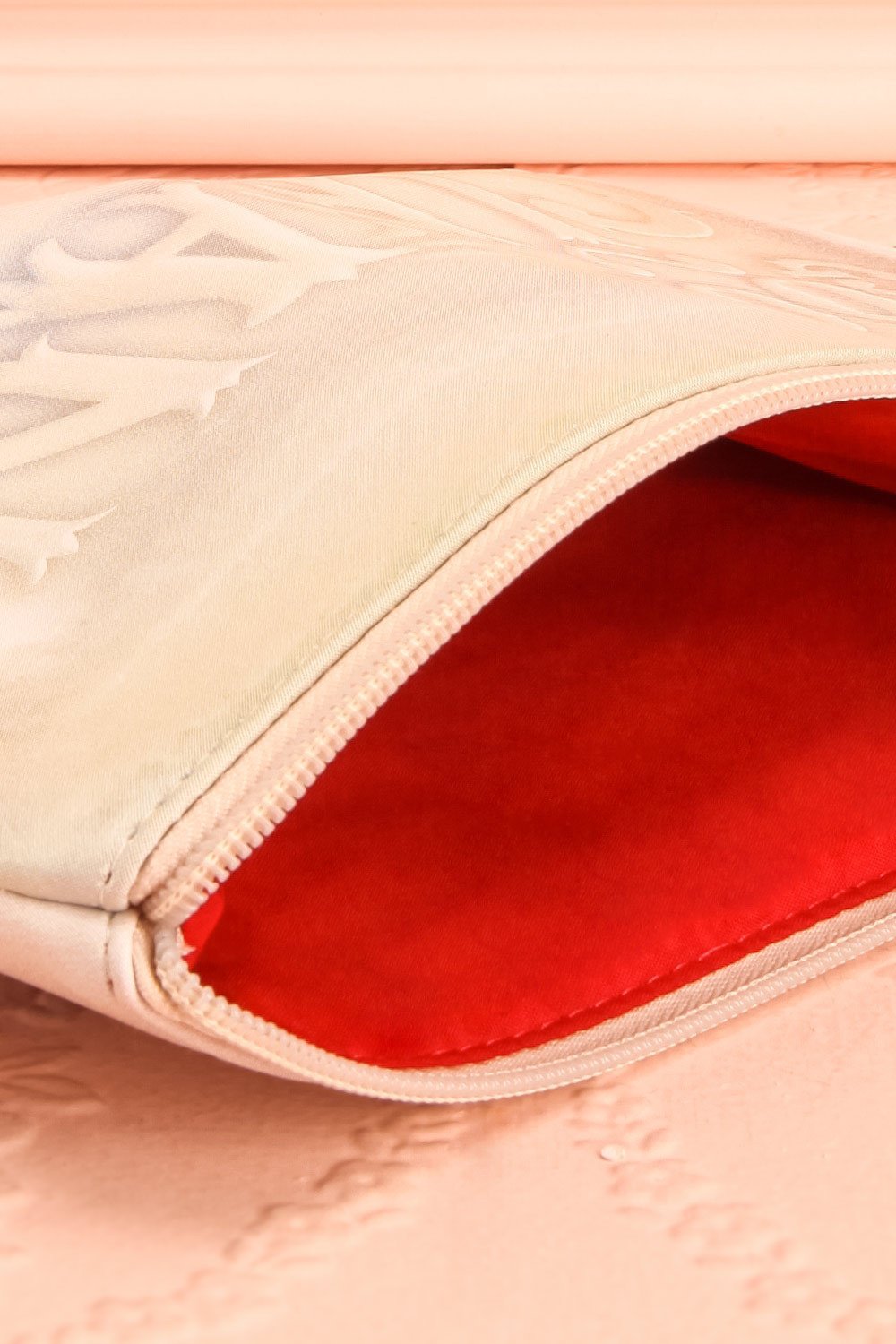 Sambass - Pink soap-shaped clutch