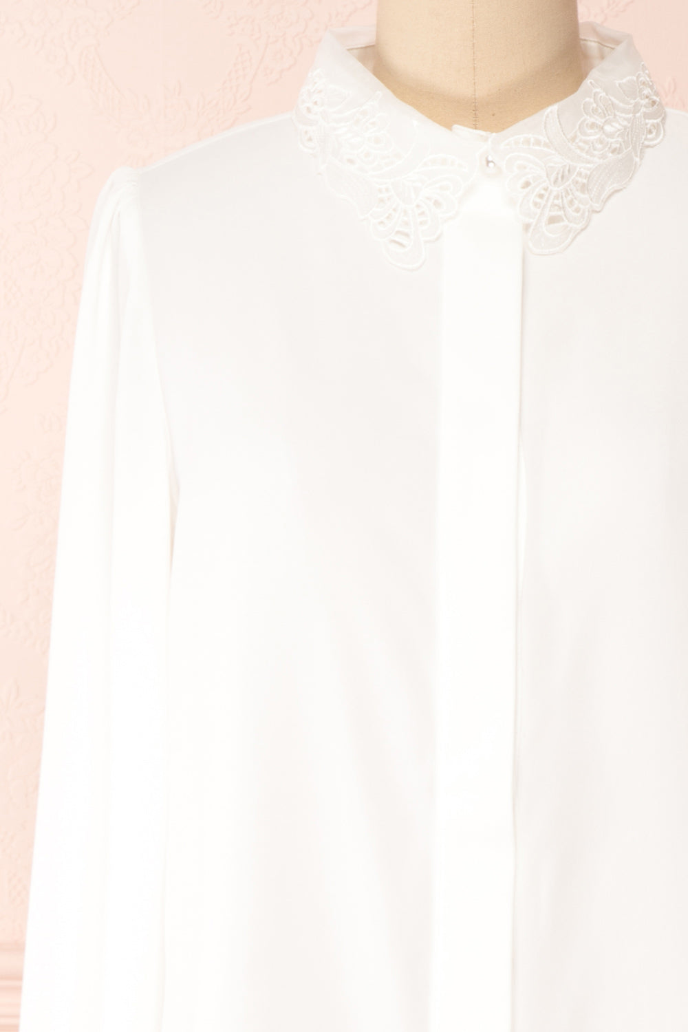Saponaria White Long Sleeve Lace Collar Blouse | Boutique 1861 front close-up