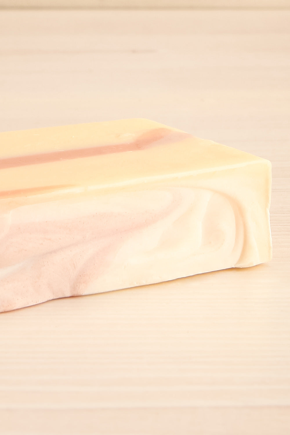 Savon Citron et Rose Perfumed Soap | La Petite Garçonne flat close-up