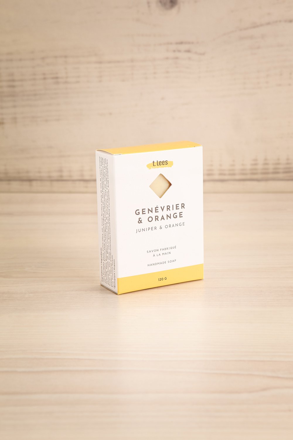 Savon Genévrier et Orange Perfumed Soap side | La Petite Garçonne Chpt. 2Savon Genévrier et Orange Perfumed Soap | La Petite Garçonne box