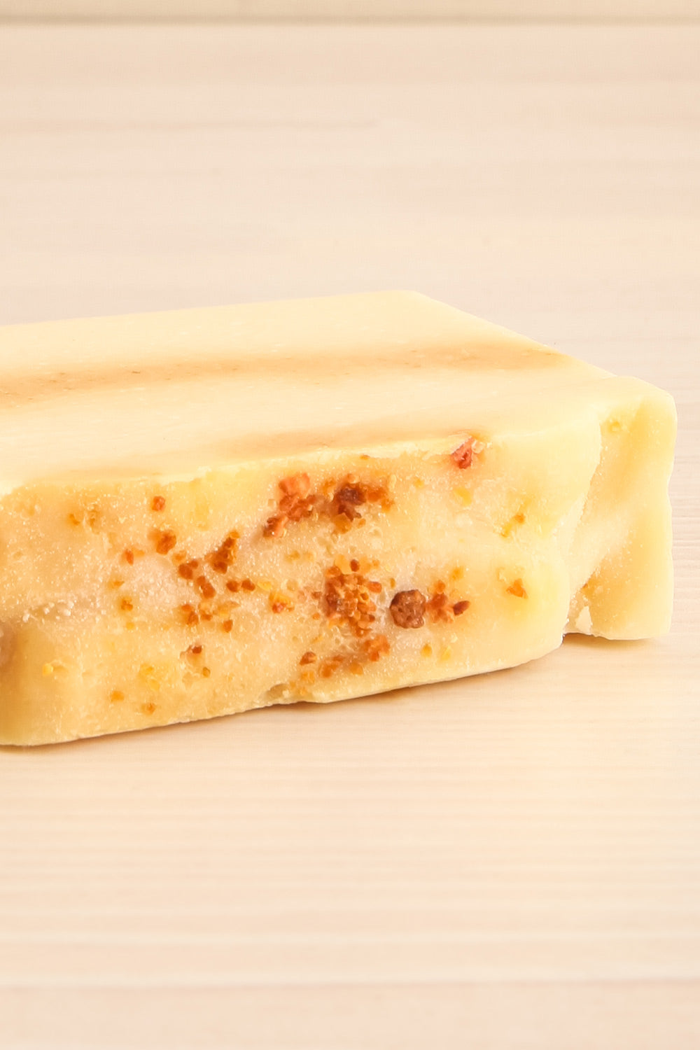 Savon Genévrier et Orange Perfumed Soap | La Petite Garçonne flat close-up