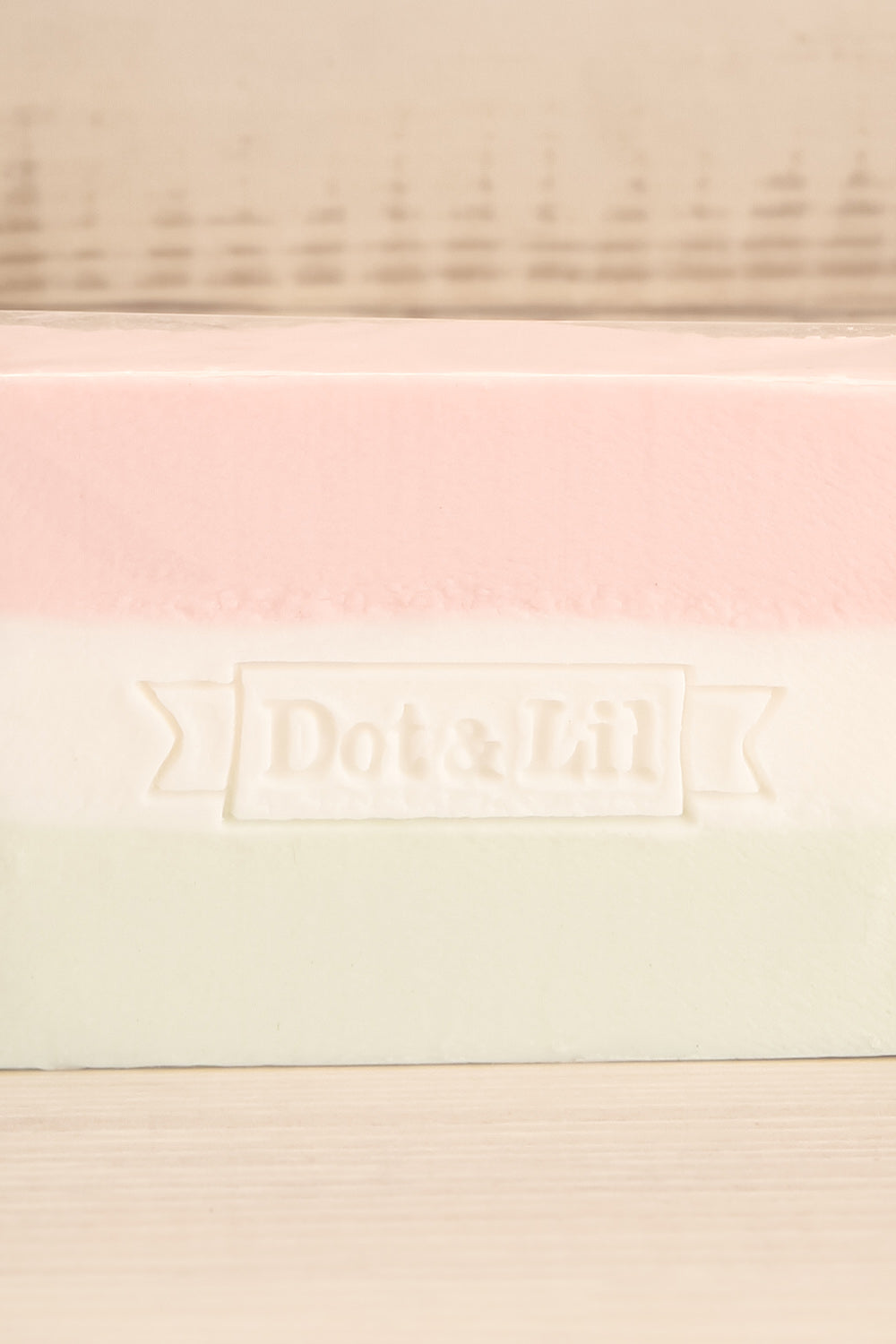 Savon Pivoine et Feuille d'Olivier Peony Olive Leaf Soap | La petite g… close-up