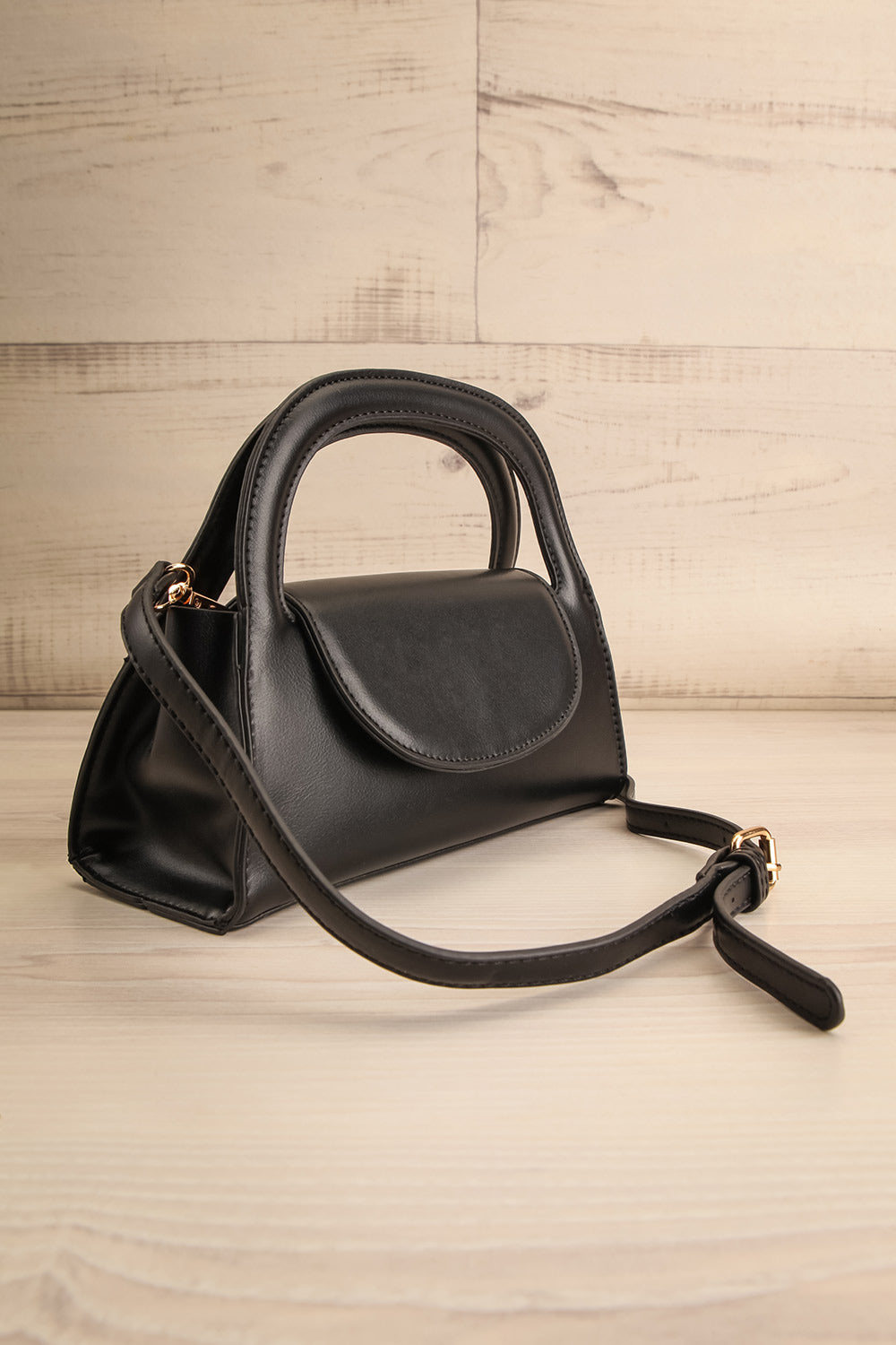 Scorpius Noir Small Handbag | La petite garçonne side