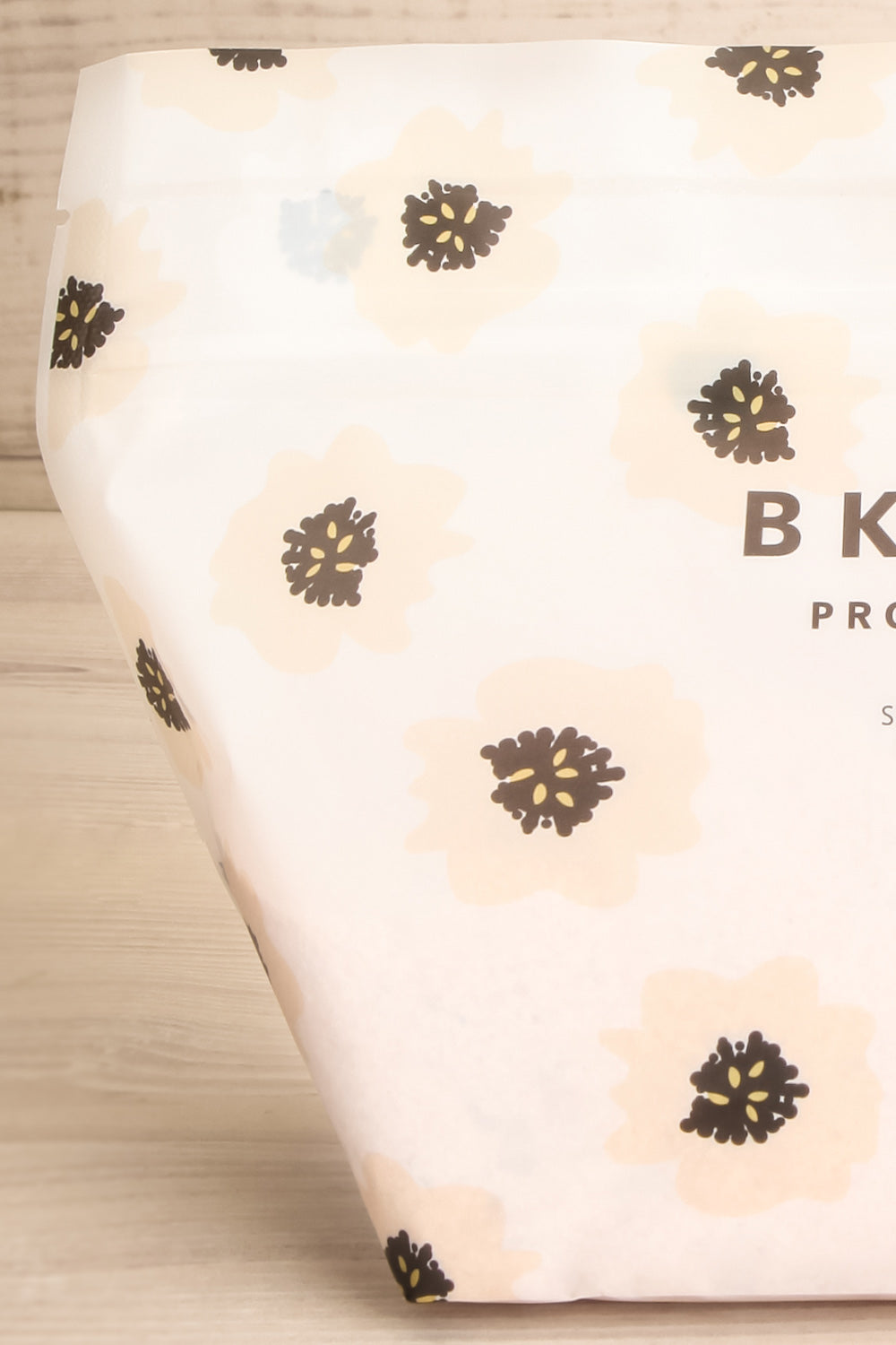 Sel Bain Floral Perfumed Bath Salt | La Petite Garçonne Chpt. 2 3