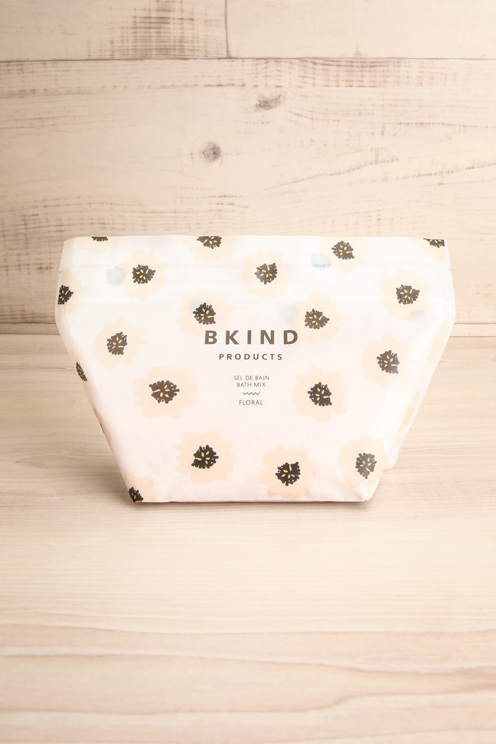 Sel Bain Floral Perfumed Bath Salt | La Petite Garçonne Chpt. 2 1