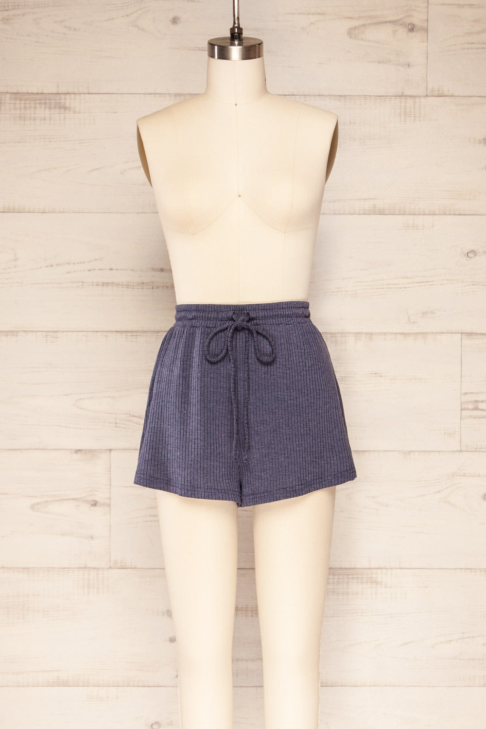 Set Dignes Navy Ribbed T-Shirt & Shorts Set | La petite garçonne bottom view