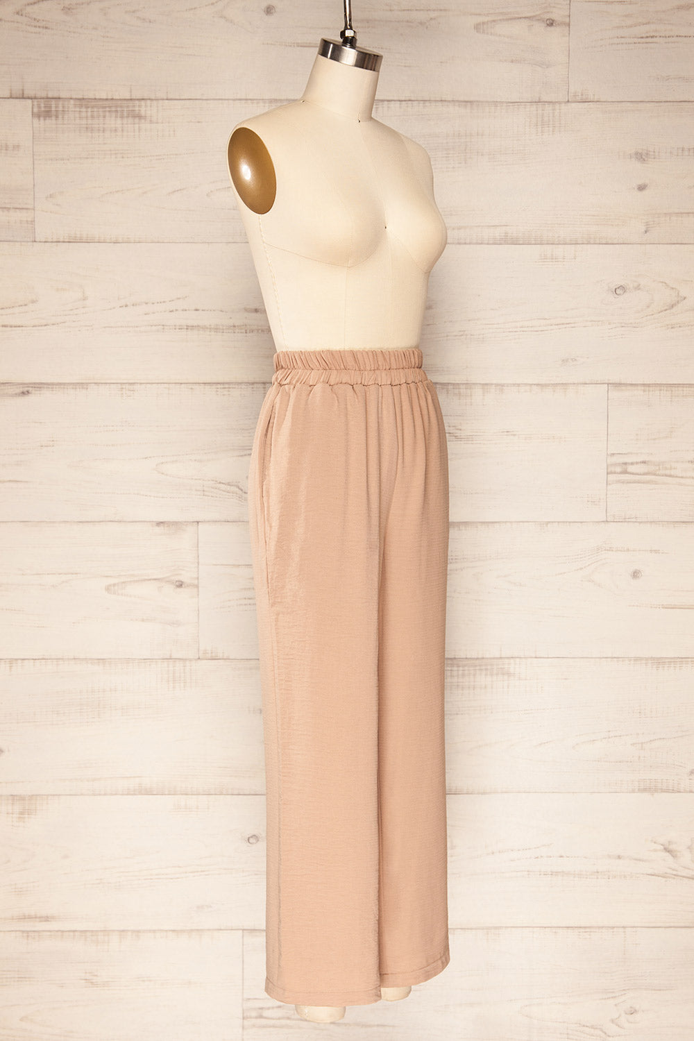 Set Iasi Camel Crop Top & Pants Set | La petite garçonne bottom side close-up